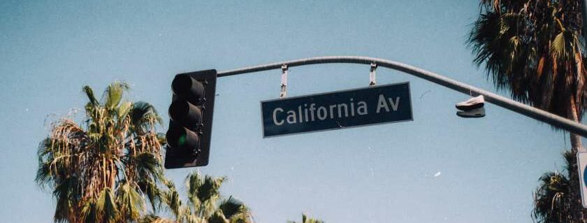 california street sign beside a traffic light